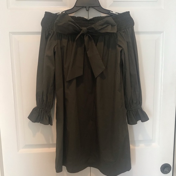 Soprano Off the Shoulder Bow Dress - Picture 3 of 4